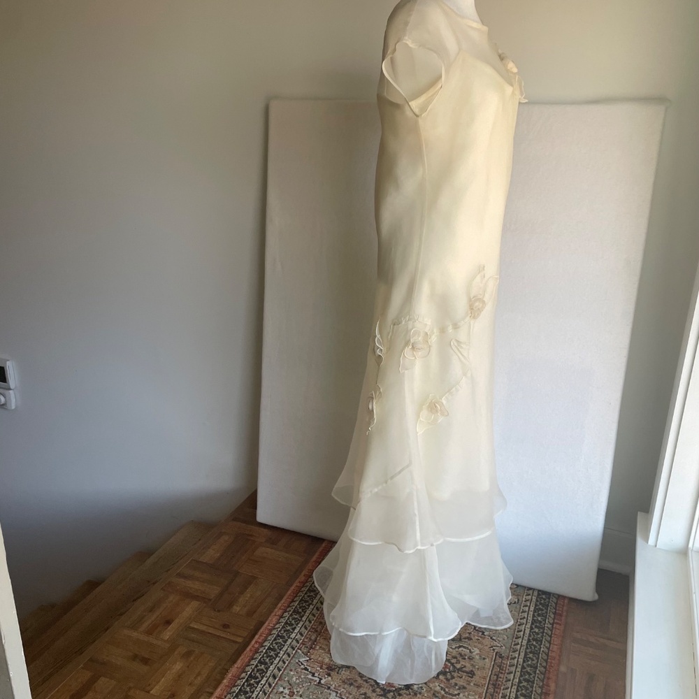 Tiar Los Angeles Silk and Linen Magnolia Minimalist Wedding Dress in Ivory, M - Picture 7 of 12